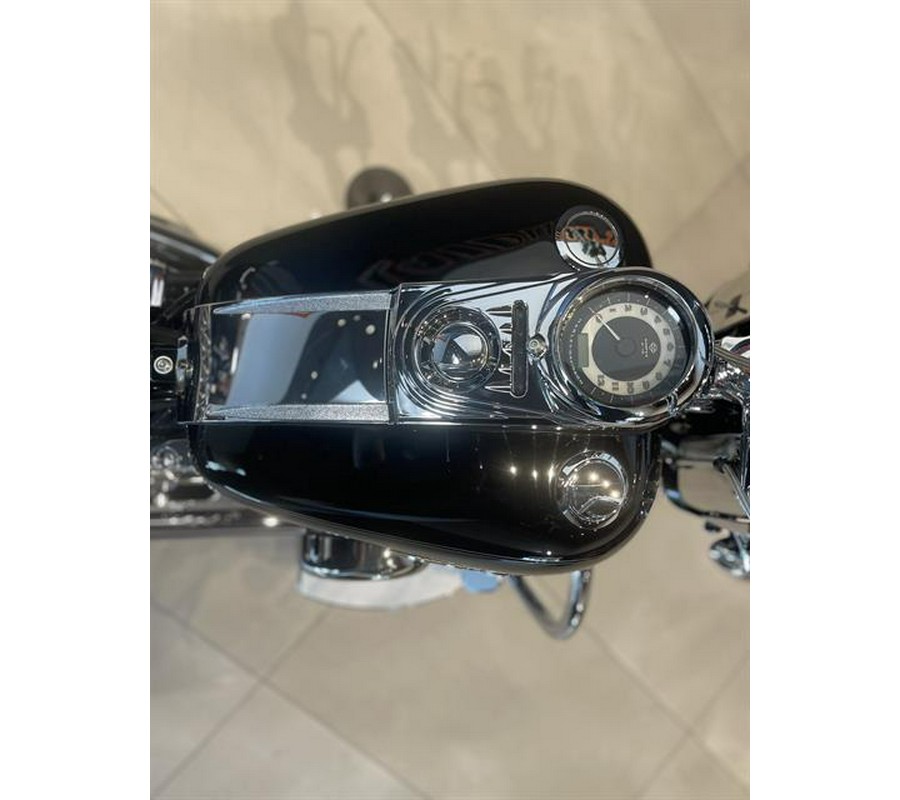 2017 Harley-Davidson Softail® Deluxe