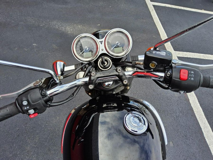 2017 Triumph Bonneville T100
