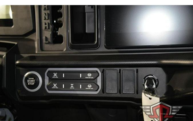 2026 Can-Am Defender MAX XT HD11 With 10.25 in. Infotainment