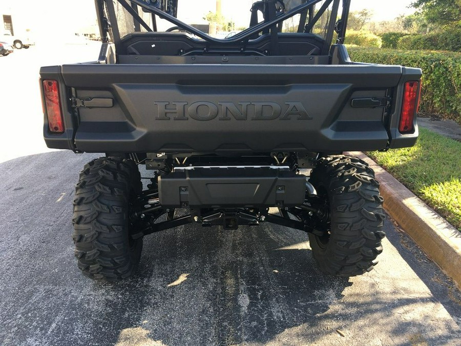 2023 Honda Pioneer 1000-6 Crew Deluxe