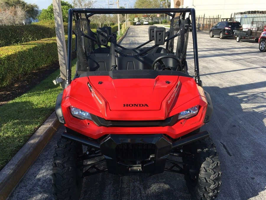 2023 Honda Pioneer 1000-6 Crew Deluxe