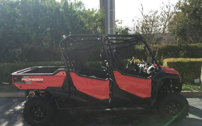 2023 Honda Pioneer 1000-6 Crew Deluxe