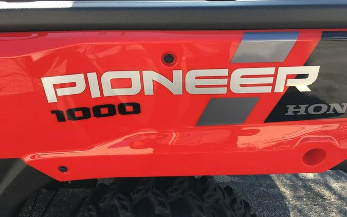 2023 Honda Pioneer 1000-6 Crew Deluxe