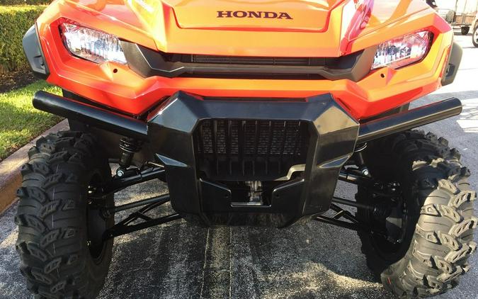 2023 Honda Pioneer 1000-6 Crew Deluxe