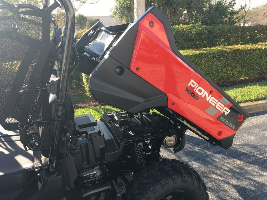 2023 Honda Pioneer 1000-6 Crew Deluxe