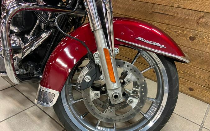 2016 Harley-Davidson Road King Velocity Red Sunglo FLHR