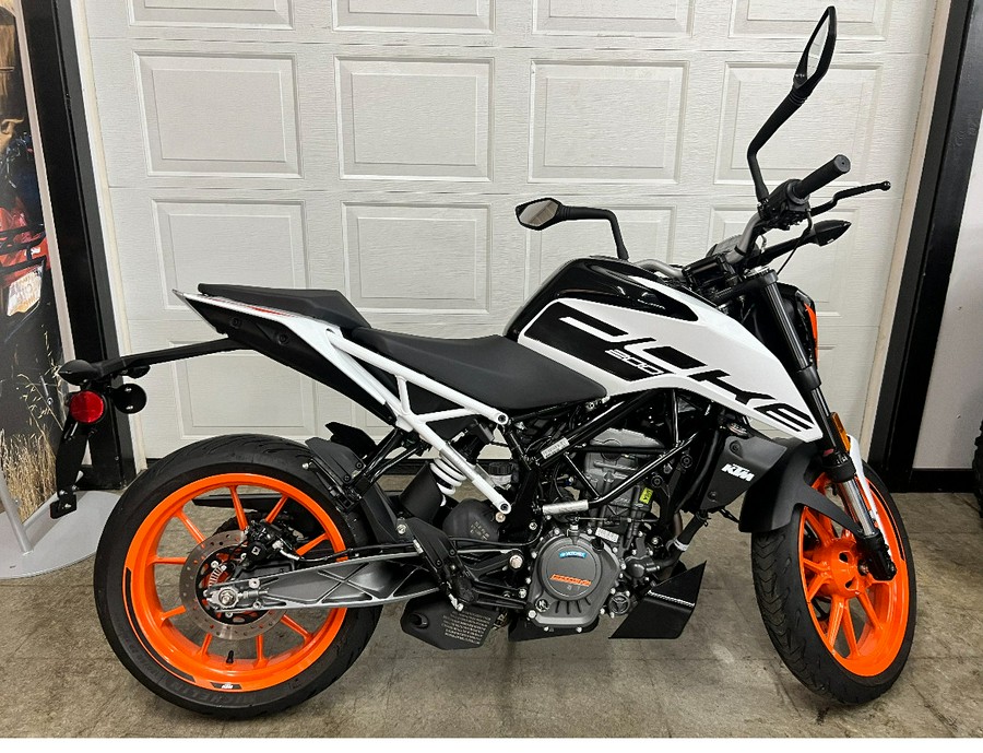 2021 KTM 200 DUKE