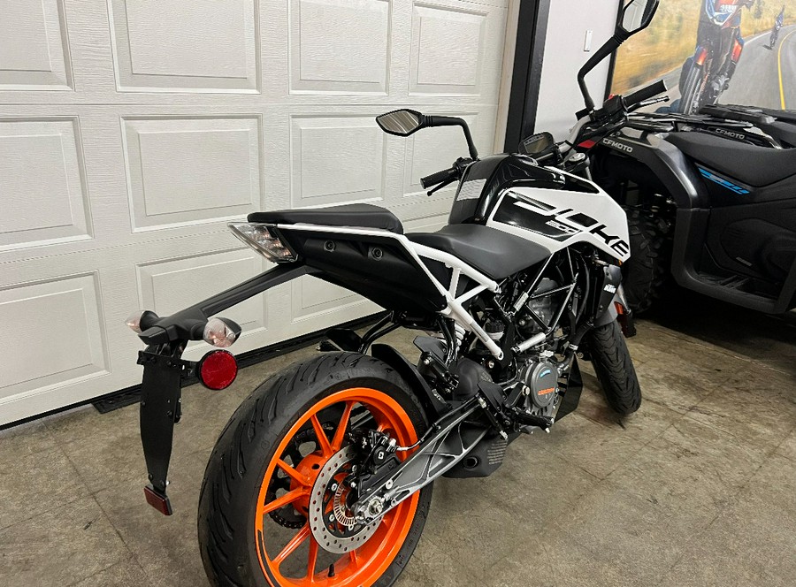 2021 KTM 200 DUKE