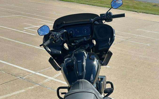 2024 Harley-Davidson Road Glide™ Vivid Black - Black Finish