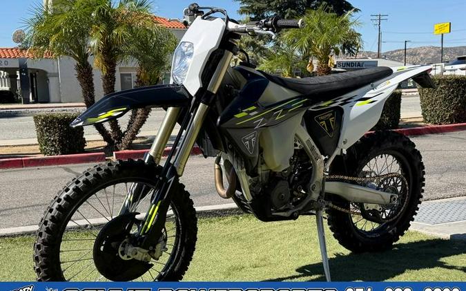 2026 Triumph TF 250-E Jet Black/Pure White