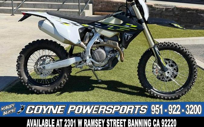2026 Triumph TF 250-E Jet Black/Pure White