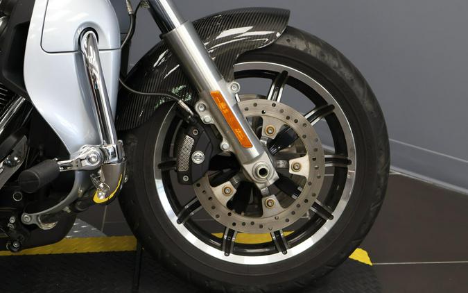 2019 Harley-Davidson® Ultra Limited Midnight Blue/Barracuda Silver