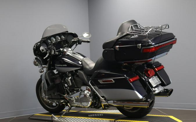 2019 Harley-Davidson® Ultra Limited Midnight Blue/Barracuda Silver