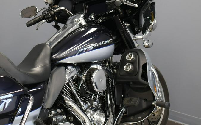 2019 Harley-Davidson® Ultra Limited Midnight Blue/Barracuda Silver