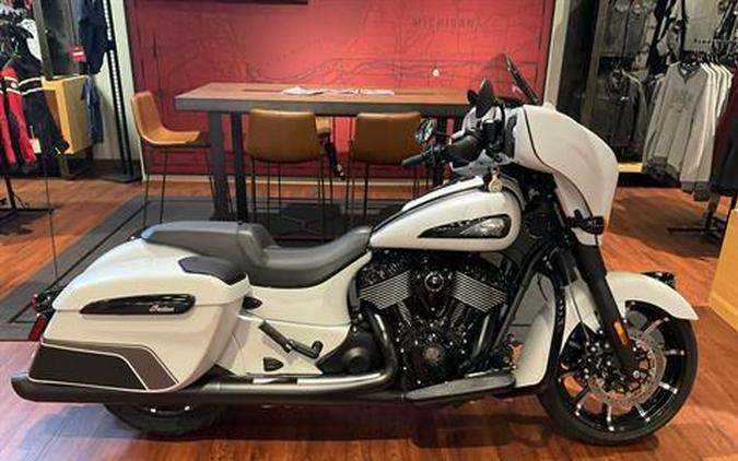 2024 Indian Motorcycle Chieftain® Dark Horse® with PowerBand Audio Package