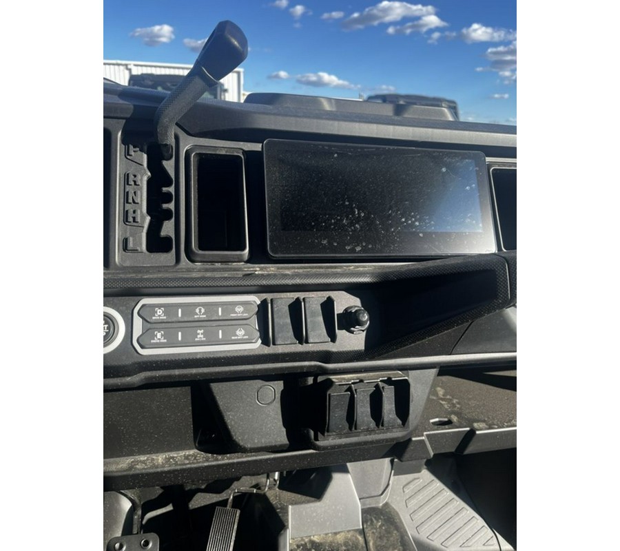 2026 Can-Am Defender MAX Lone Star HD11