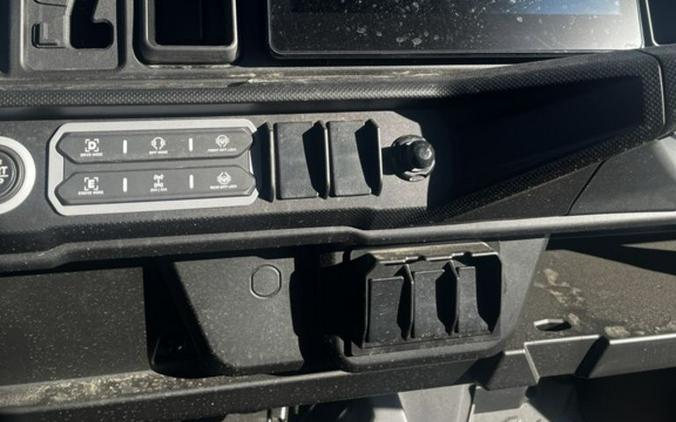 2026 Can-Am Defender MAX Lone Star HD11