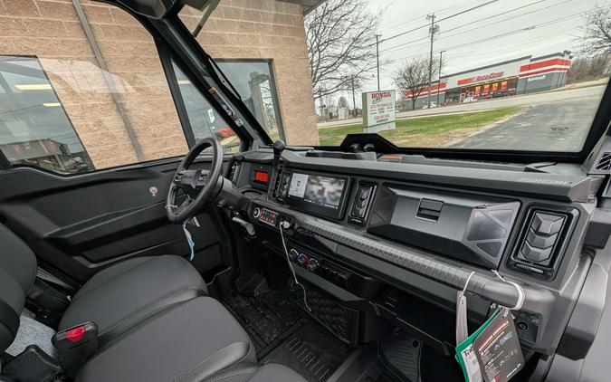 2026 Can-Am Defender XT CAB HD11