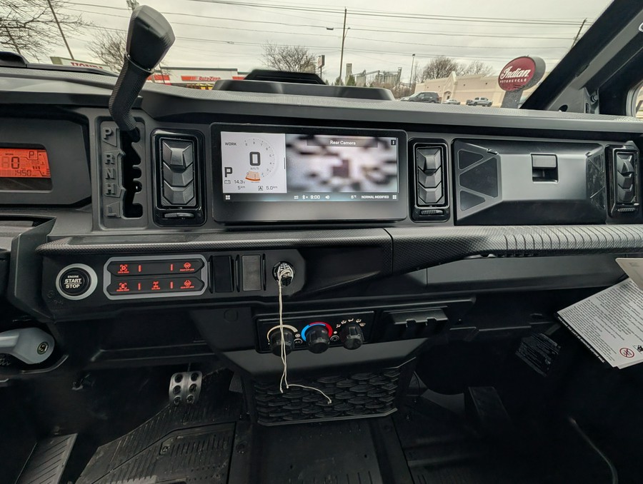 2026 Can-Am Defender XT CAB HD11