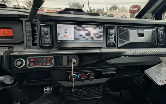 2026 Can-Am Defender XT CAB HD11