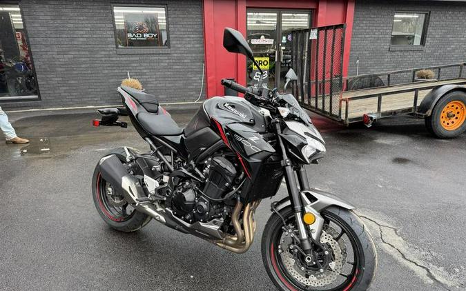 2023 Kawasaki Z900 ABS Metallic Black/Graphite Gray/Flat Black