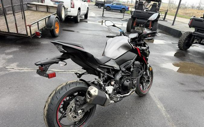 2023 Kawasaki Z900 ABS Metallic Black/Graphite Gray/Flat Black