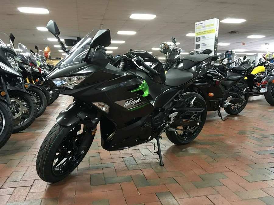 2023 Kawasaki Ninja® 400 ABS Matrix Camo Gray/Metallic Matte Carbon Gray
