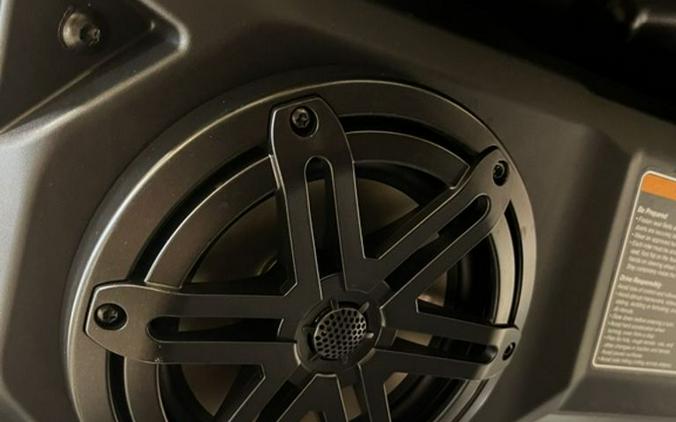 2026 Can-Am Defender MAX Lone Star HD11