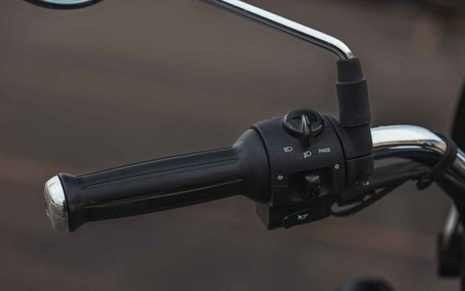 2022 Royal Enfield Meteor Stellar Black