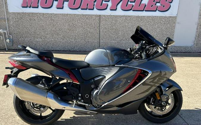 2022 Suzuki Hayabusa Review: Hypersport Track Time!