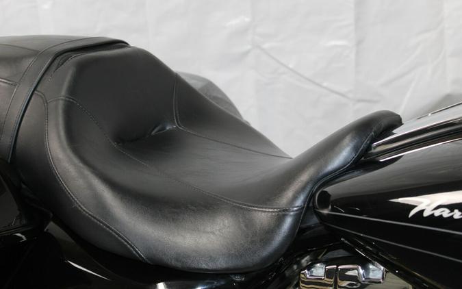 HD FLTRX103 2012 664445T BLACK W/ PINSTRIPE