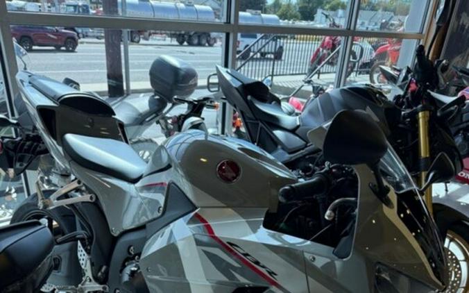 CBR600RAT 2026 CBR600RR ABS