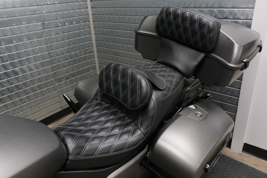 2023 INDIAN MOTORCYCLE CHALLENGER DARK HORSE