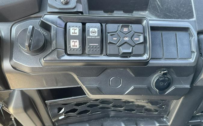 2023 Can-Am Defender XT HD10