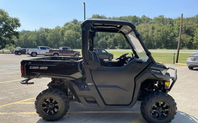 2023 Can-Am Defender XT HD10
