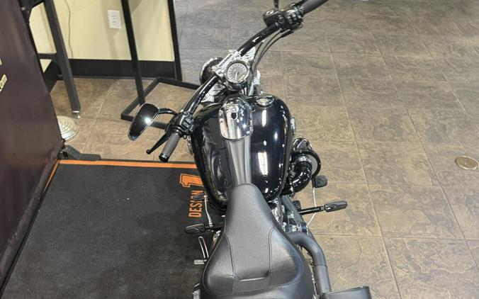 2014 Harley-Davidson® Breakout® BLACK