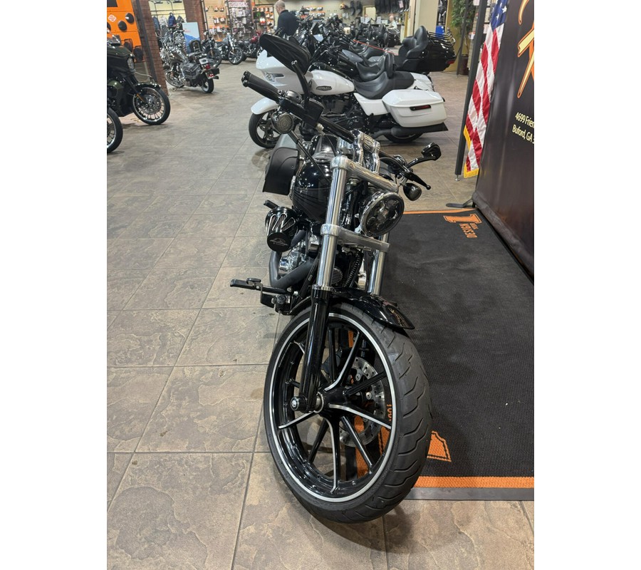 2014 Harley-Davidson® Breakout® BLACK