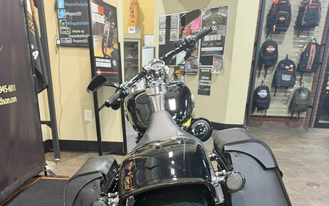 2014 Harley-Davidson® Breakout® BLACK