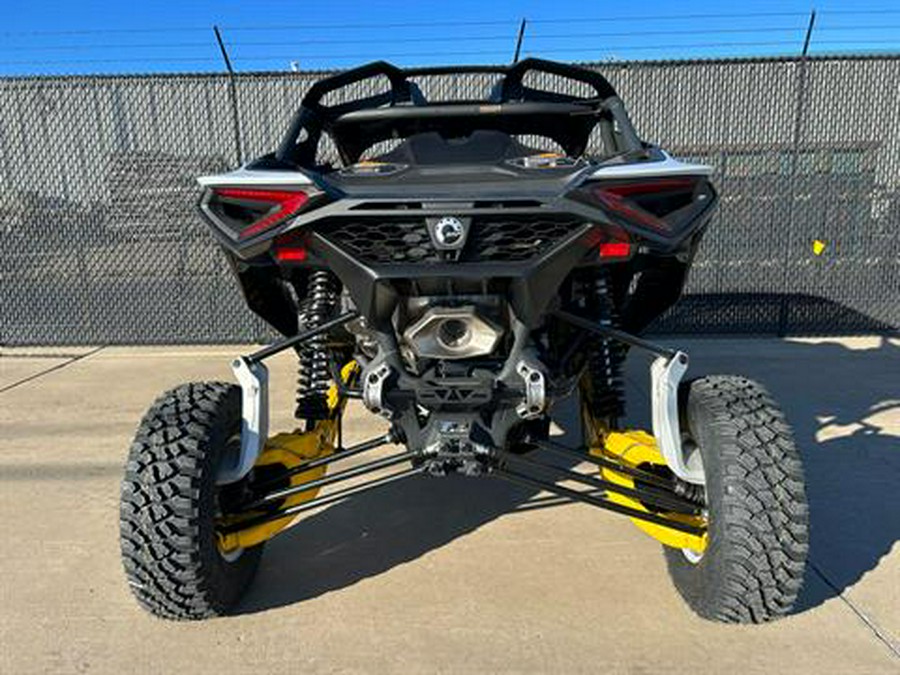 2024 Can-Am Maverick R