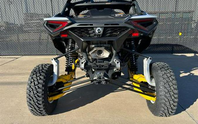 2024 Can-Am Maverick R