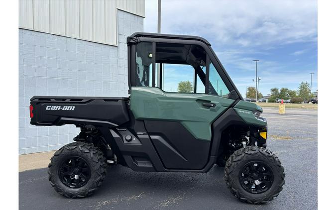 2026 Can-Am DEFENDER DPS CAB HD9
