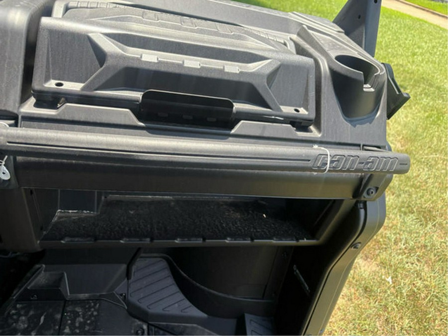 2025 Can-Am Defender XT HD9