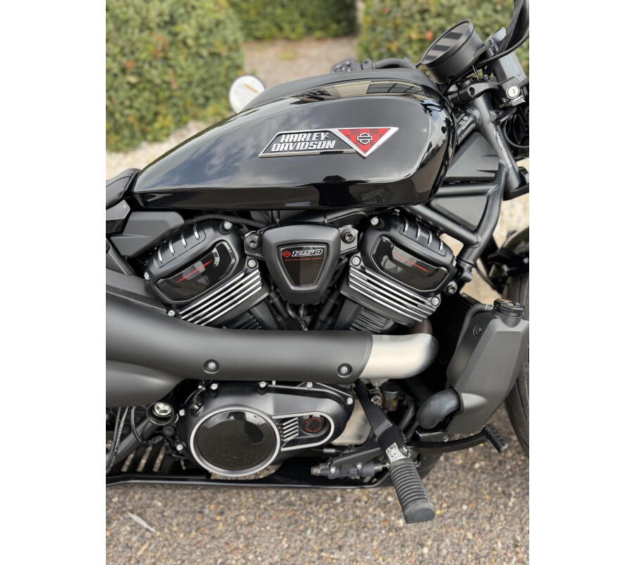 2026 Harley-Davidson Sportster S Vivid Black Black Trim