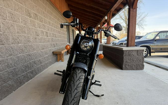 2023 Indian Chief Bobber Dark Horse® Icon