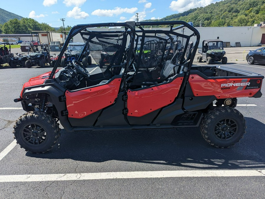 2023 Honda PIONEER 1000-6 DELUXE CREW