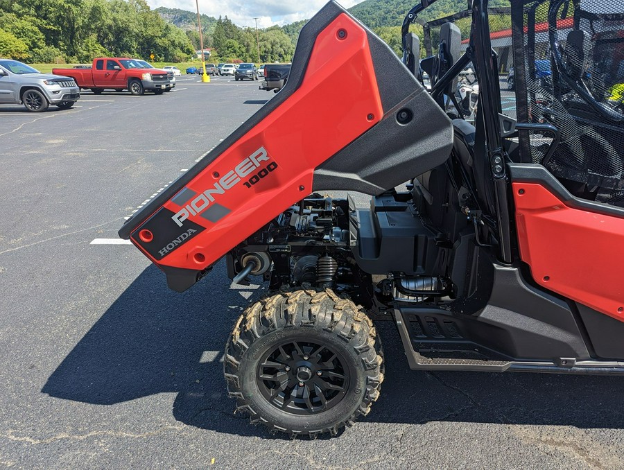 2023 Honda PIONEER 1000-6 DELUXE CREW