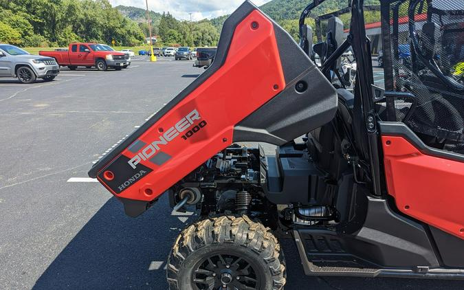 2023 Honda PIONEER 1000-6 DELUXE CREW