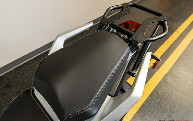 2023 Benelli SRT750X