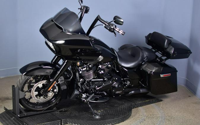 2021 Harley-Davidson Road Glide Special Vivid Black - Black Finish