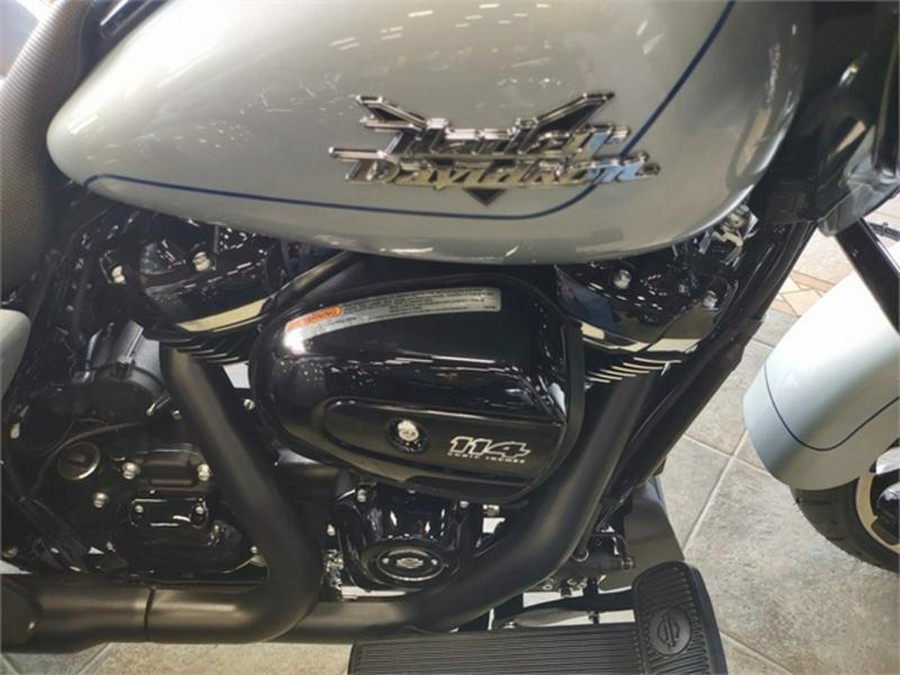 2024 Harley-Davidson® FLTRT - Road Glide® 3